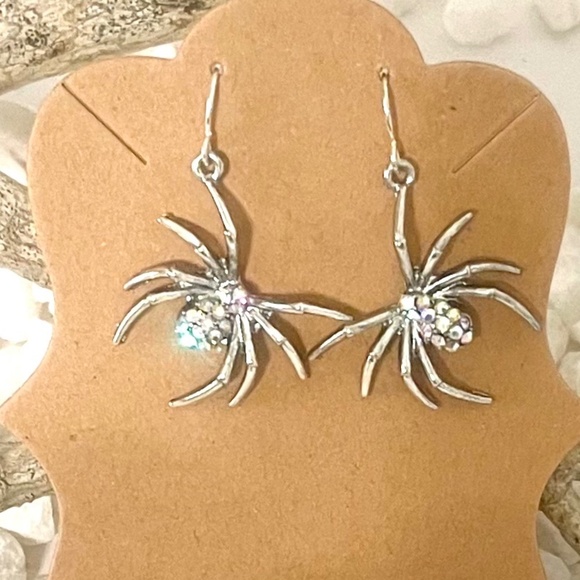 Spider rhinestone earrings. NEW ITEM - Picture 2 of 3